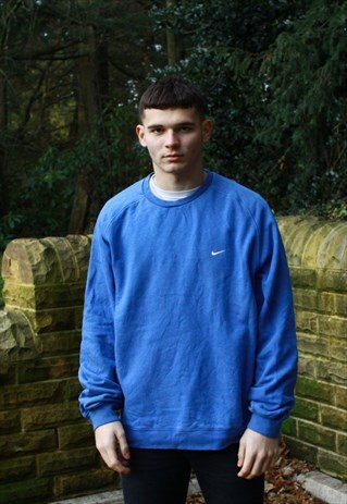 VINTAGE BLUE NIKE SWEATSHIRT