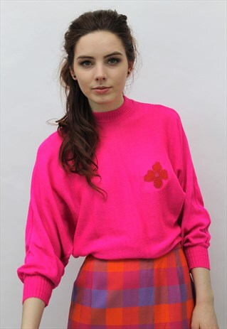 VINTAGE 1980S NEON PINK FLOWER SWEATER