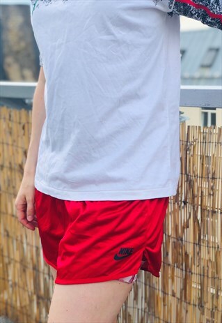 PREMIUM NIKE RED SHORTS RUNNING TRACK RUNPREMIUM WINDBREAKER
