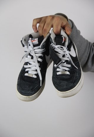 VINTAGE NIKE AIR FORCE ONE TRAINERS