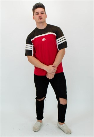 VINTAGE ADIDAS T-SHIRT