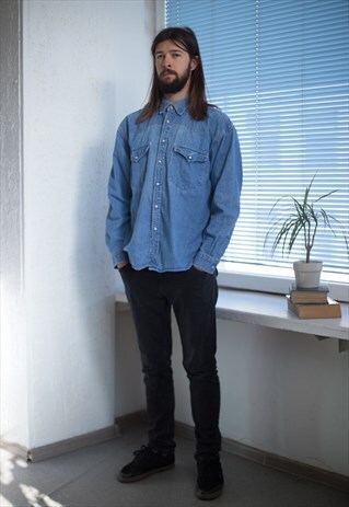 VINTAGE 90'S LIGHT BLUE DENIM BUTTON UP SHIRT