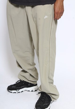 VINTAGE NIKE BOTTOMS