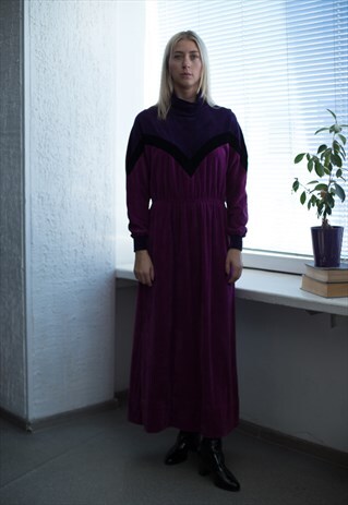 VINTAGE 80'S MAXI PURPLE VELVET LONG SLEEVED DRESS