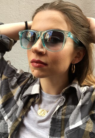 VINTAGE STYLE BLUE CRYSTAL WAYFARER SUNGLASSES