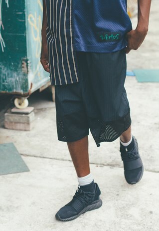 DEMOS BLACK STRIPED PRINT SUIT MESH BASKETBALL SHORTS
