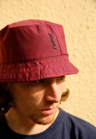 VINTAGE 00S NIKE DEADSTOCK NYLON LOGO BUCKET HAT RED