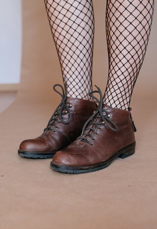 VINTAGE 90S BROWN ANKLE BOOTS