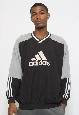 VINTAGE ADIDAS SWEATSHIRT