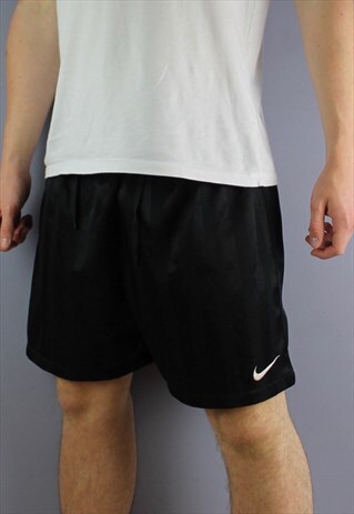 VINTAGE NIKE SHORTS IN BLACK WITH EMBROIDERED LOGO AND DRAWS