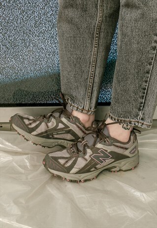 NEW BALANCE VINTAGE GREY SNEAKERS