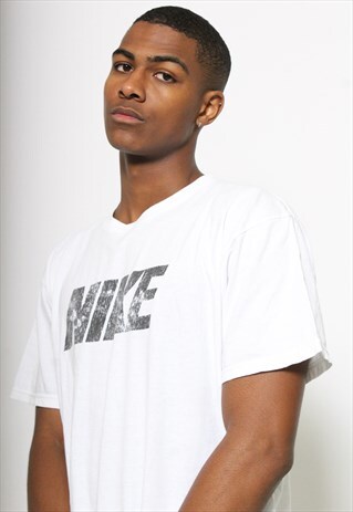 VINTAGE NIKE T-SHIRT