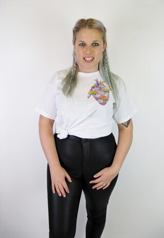 UNICORN RAINBOW HEART WHITE POCKET TEE