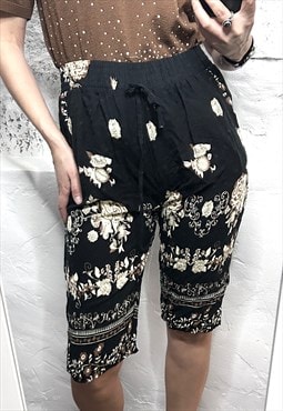 90s Black Floral Knee Length Shorts - One Size 