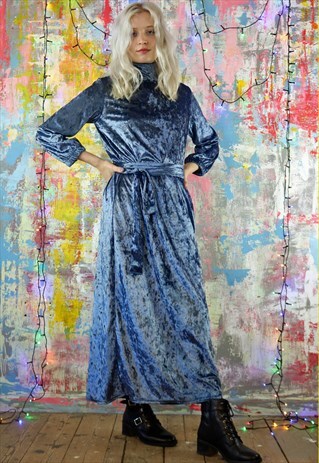 MAXI DRESS IN BLUE VELVET