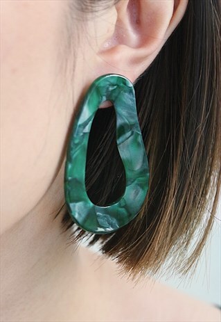 RESIN SHAPE EARRINGS - GREEN