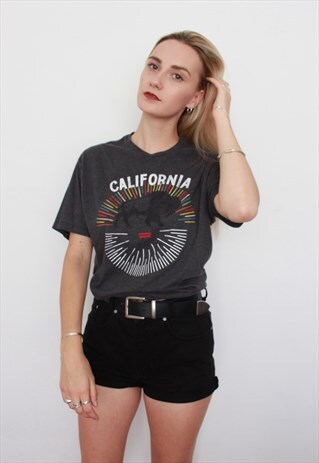 VINTAGE 90S LEVI'S CALIFORNIA USA T-SHIRT