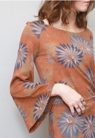 VINTAGE 1970'S MAC TAC BROWN & BLUE FLORAL FLUTED SLEEVE TOP