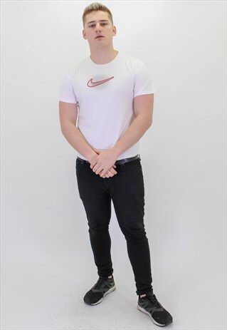 VINTAGE NIKE T-SHIRT