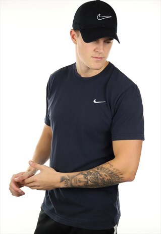 VINTAGE NIKE SMALL LOGO T SHIRT TEE