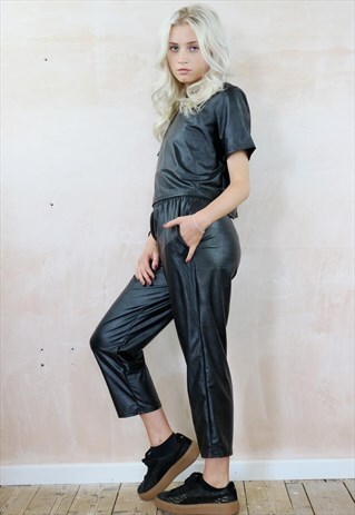 BLACK VEGAN LEATHER CROP PEG PANTS