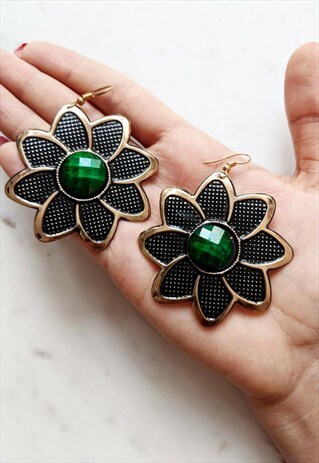 OVERSIZED FESTIVAL FLOWER EARRINGS WITH GREEN STONE