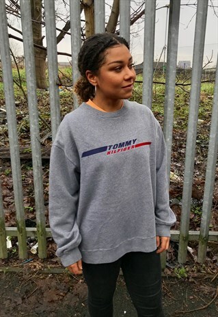 VINTAGE TOMMY HILFIGER SPELL OUT CREW NECK GREY SWEATSHIRT