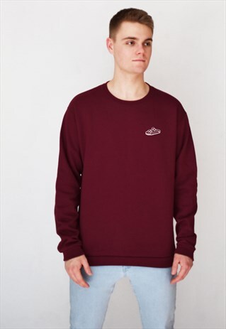 BURGUNDY SANDAL (WHITE) SWEATSHIRT