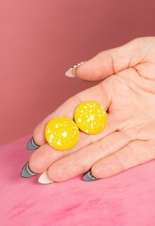 60S VINTAGE SPECKLED YELLOW EARRINGS 