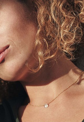 CRYSTAL QUARTZ STONE TEADROP PENDANT NECKLACE IN 18K GOLD