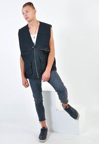 VINTAGE VEST IN BLACK
