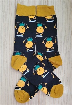 Pineapple Pattern Cozy Socks in Black