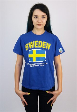 VINTAGE FIFA WORLD CUP SWEDEN OFFICIAL FOOTBALL T-SHIRT