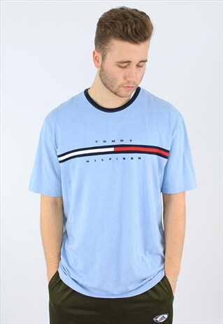 TOMMY HILFIGER BASIC SPELLOUT 90S INSPIRED T-SHIRT
