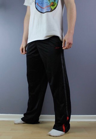 VINTAGE CHAMPION JOGGERS IN BLACK EMBROIDERED LOGO SHINY