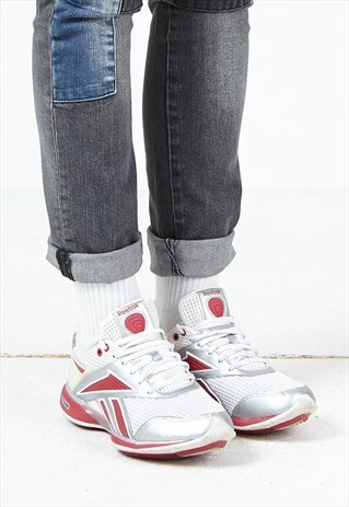 VINTAGE WHITE PINK REEBOK TRAINERS