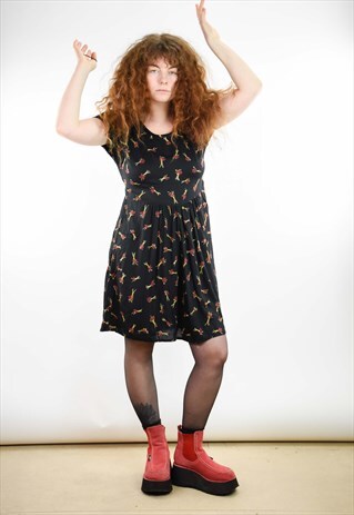 VINTAGE BRIGHT BLACK AND RED ROSE PRINT MINI PINAFORE