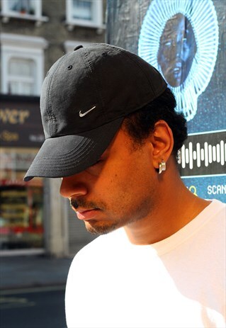 VINTAGE NIKE CAP
