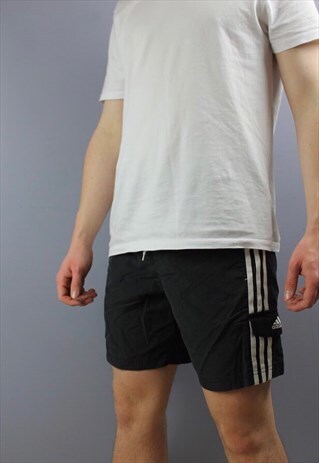 VINTAGE ADIDAS SHORTS IN BLACK WITH EMBROIDERED LOGO, POCKET