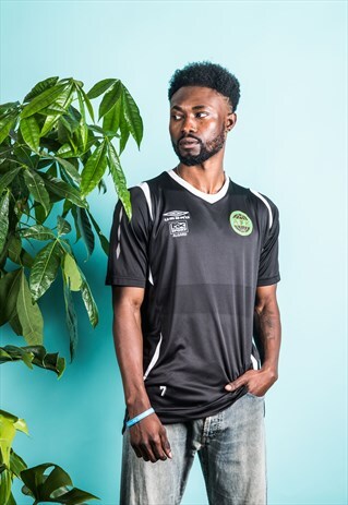 UMBRO VINTAGE 1990S BLACK FOOTBALL SHIRT