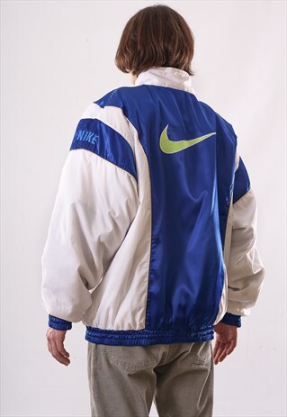 90'S VINTAGE MENS NIKE BIG LOGO PADDED WINDBREAKER JACKET