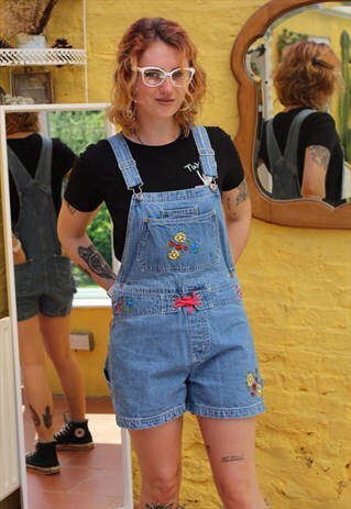 VINTAGE 90'S FLORAL PATCH DUNGAREE SHORTS SIZE 8 10 12