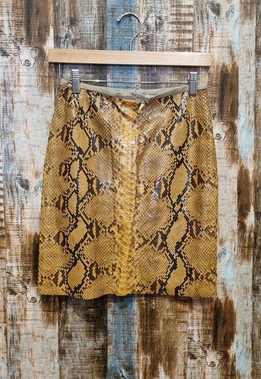 garment image