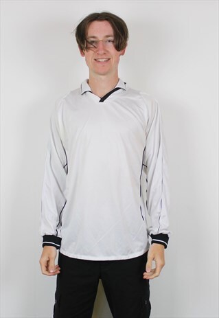VINTAGE BLANK FOOTBALL SHIRT IN WHITE WITH EMBROIDERED LOGO