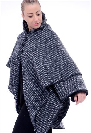 CAPE COAT/EXTRAVAGANT PONCHO/ARTISTIC WINTER PONCHO