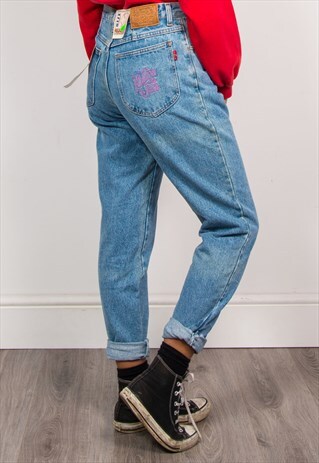 VINTAGE 90'S HIGH WAIST BLUE DENIM MOM JEANS