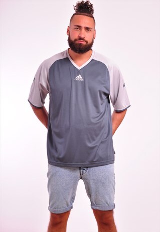 VINTAGE ADIDAS TRAINING T-SHIRT