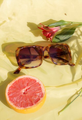 CHUNKY SQUARE SUNGLASSES