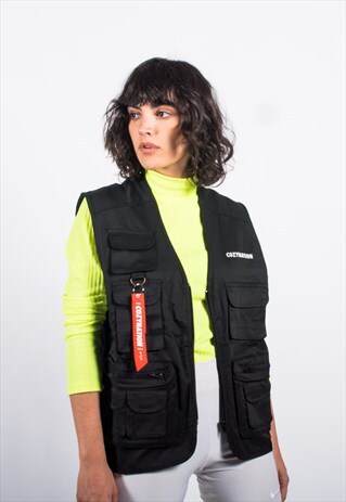 UTILITY GILET IN BLACK WITH RED BRANDED RIBBON