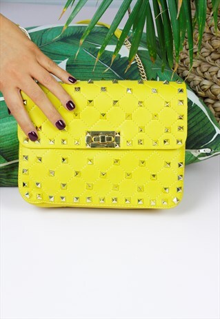 YELLOW GOLD STUDDED BOX CHAIN STRAP BAG